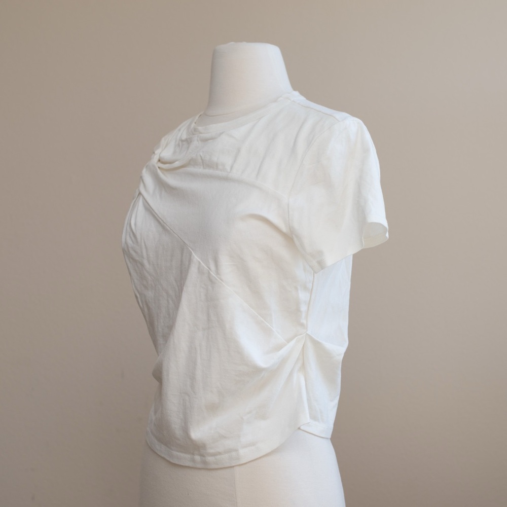 Chic White Short Sleeve Women's Cropped T-Shirt - Picture 4 of 9
